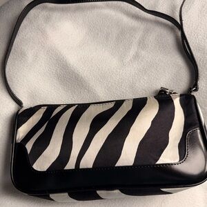 Elegant Zebra Pattern Shoulder Bag